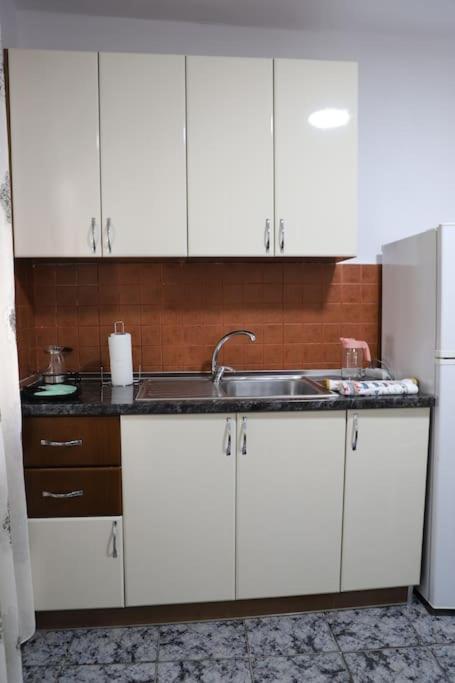 Blei & Dei Apartment Berat Esterno foto